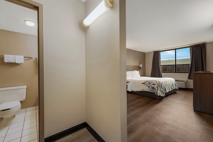 Room 11 of 36