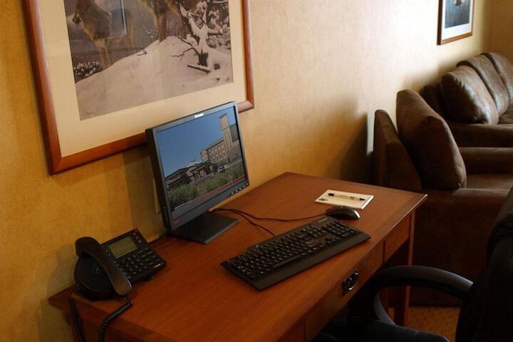 Room 10 of 14