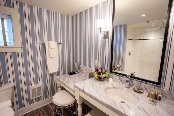 Room 34 of 82