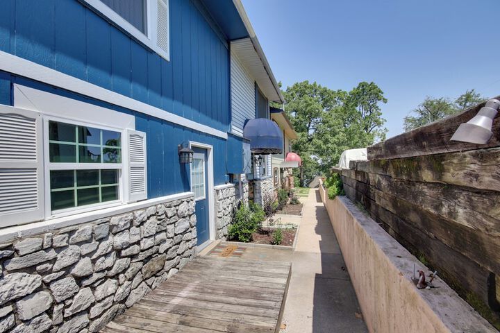 Townhouse at the Mouth of Drowning Creek!