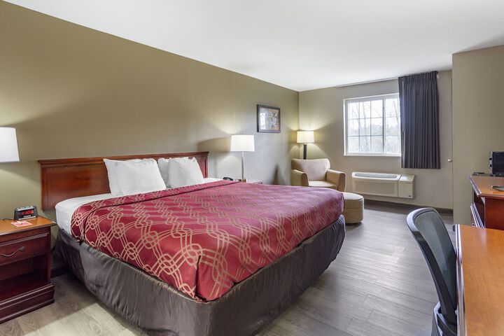 Econo Lodge Inn & Suites Dickson