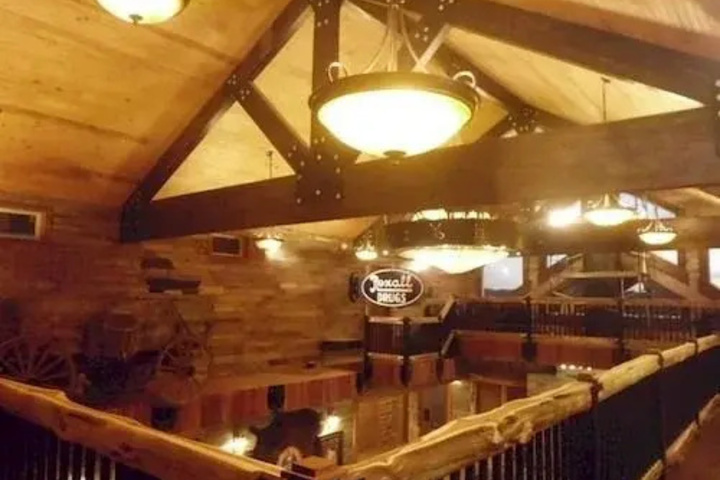 Antler Oaks Lodge