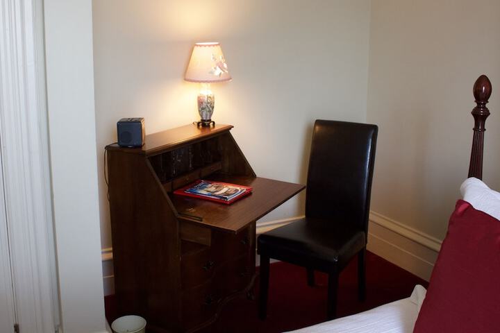 Tattingstone Inn