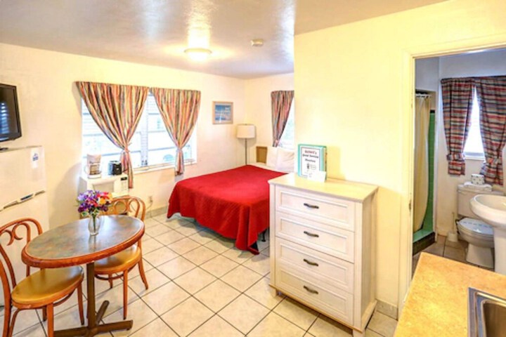 Room 17 of 26