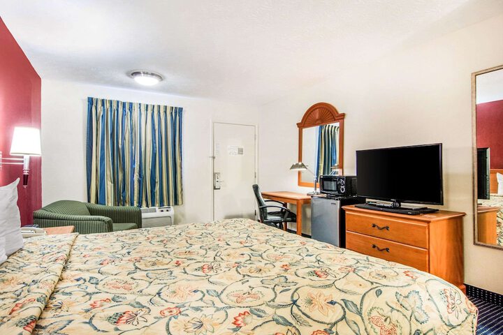 Room 10 of 23