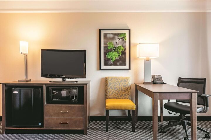 Room 27 of 45
