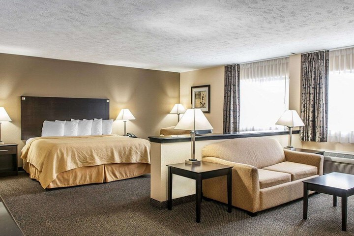 Room 10 of 36