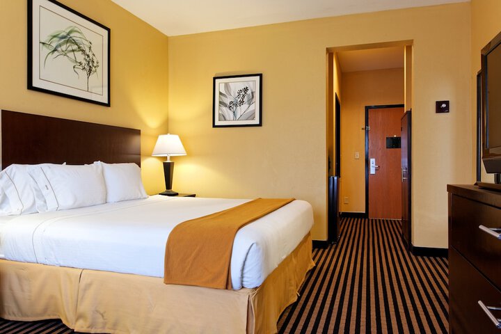 Room 30 of 65