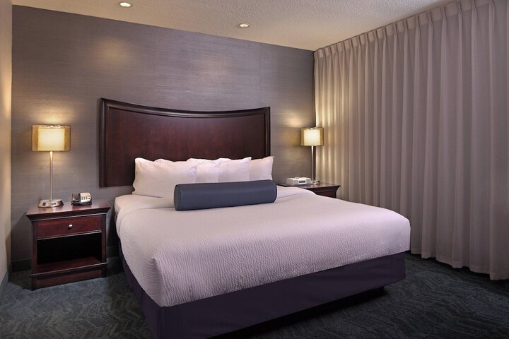 Room 15 of 30