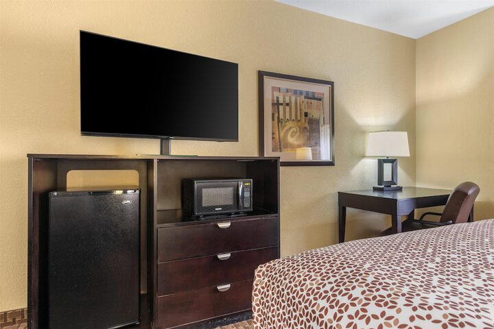 Best Western Bastrop Pines Inn