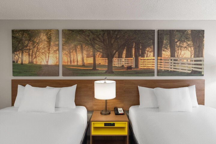 Days Inn by Wyndham Clanton AL