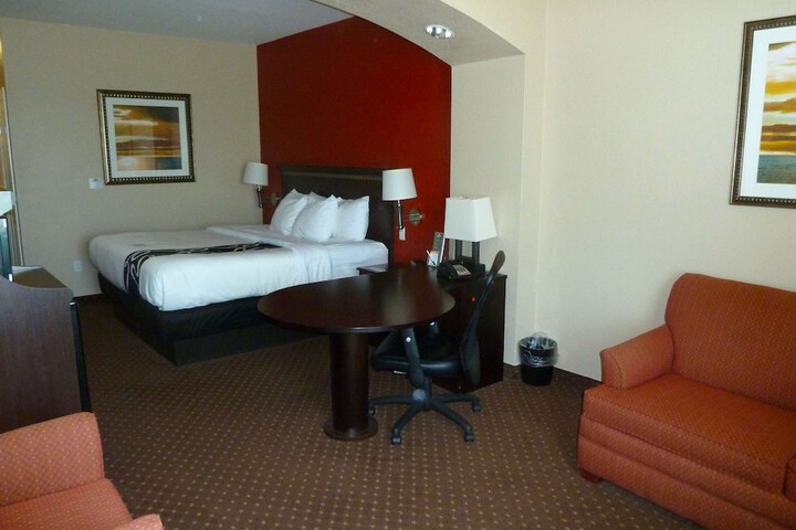 Room 27 of 65