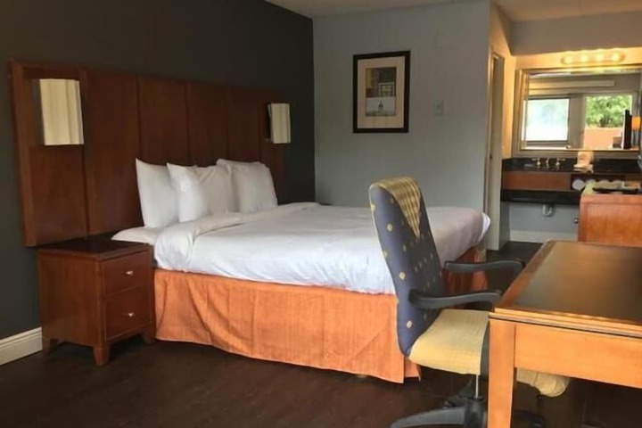 Room 26 of 33