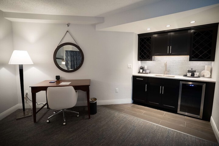 Room 21 of 78