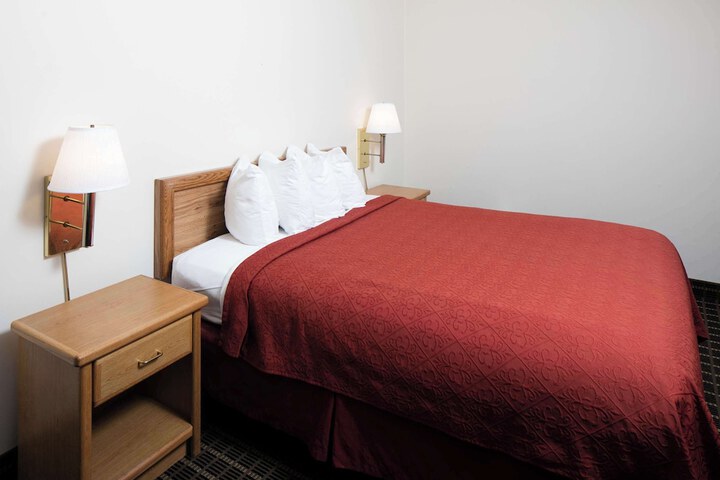 Room 16 of 24