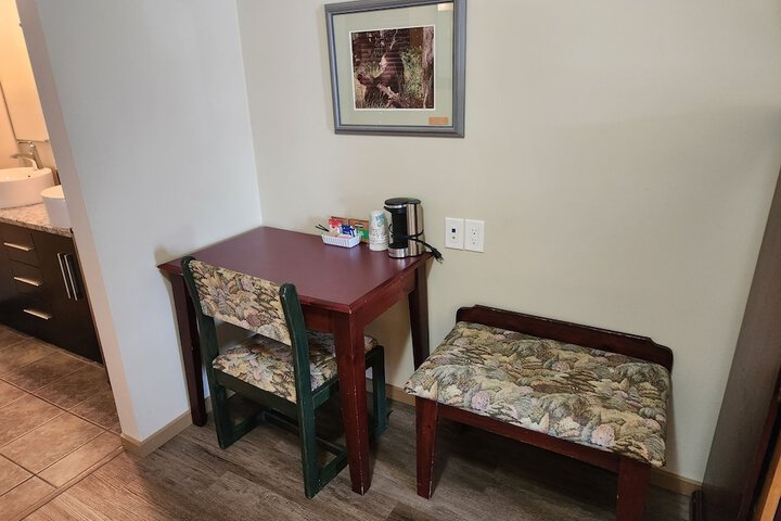 Waterton Lakes Lodge Resort
