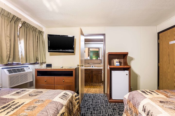 Room 35 of 48