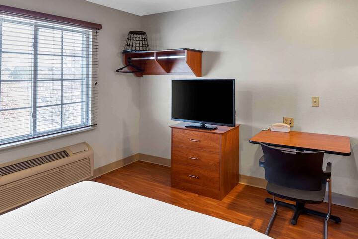 Room 33 of 35