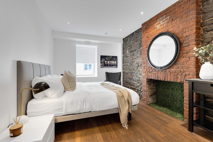 Room 42 of 73