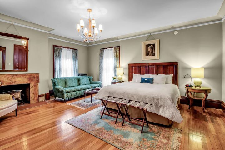 Room 11 of 72