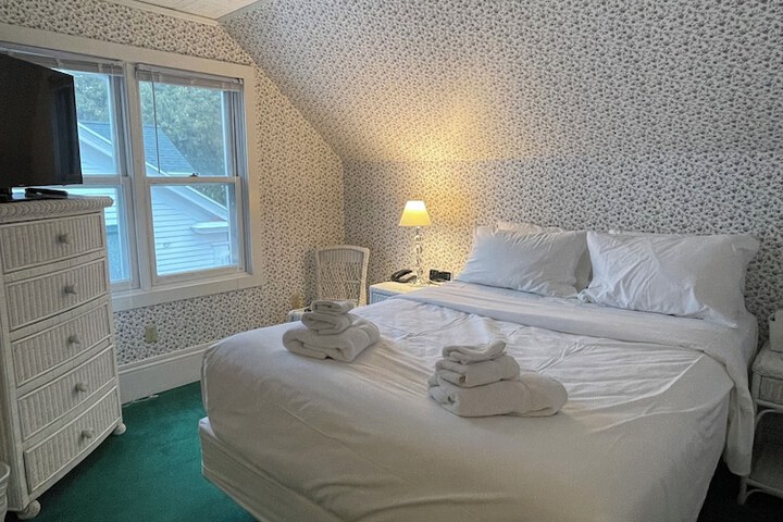Room 16 of 34