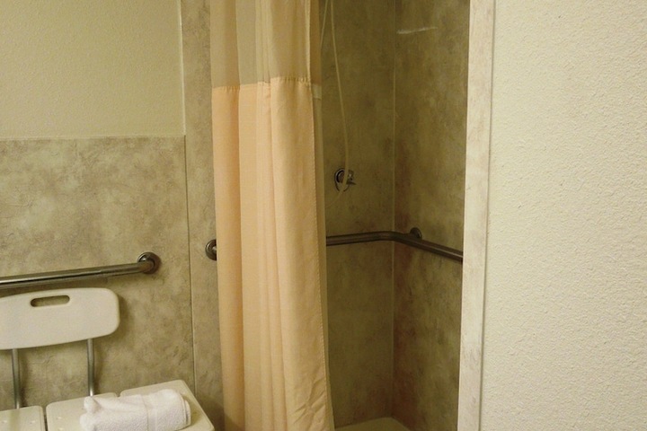 Room 20 of 28