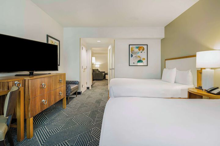 Room 27 of 73
