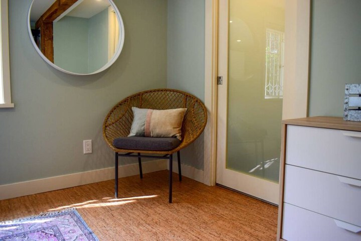 Room 16 of 36