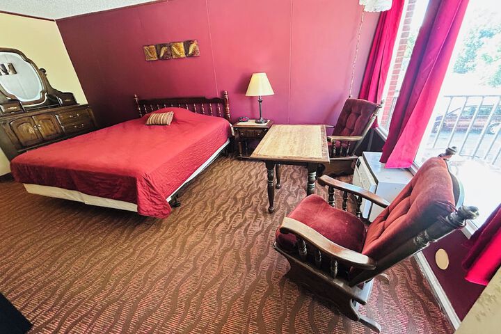 Colonial Mountain Inn Branson MO