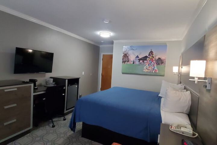 Ambassador Inn & Suites