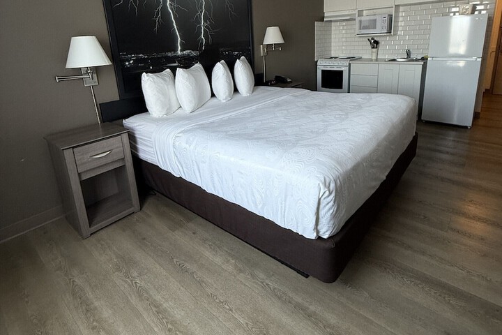 Super 8 by Wyndham Dawson Creek