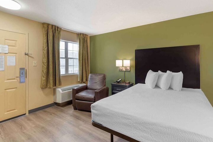 Room 8 of 21