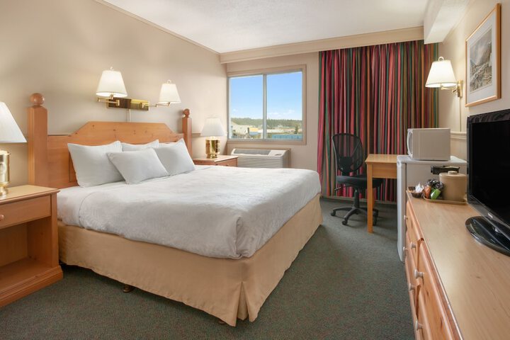 Room 9 of 19