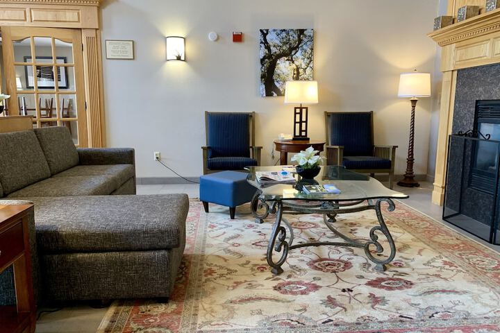 Hotel Interior 8 of 28