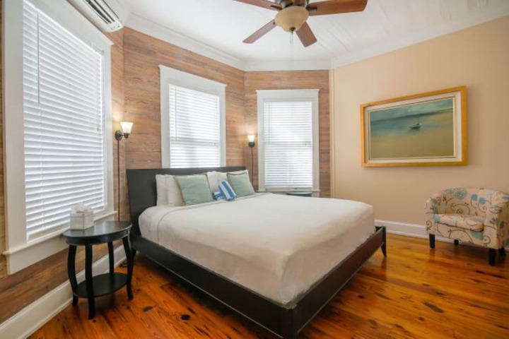 Room 46 of 171