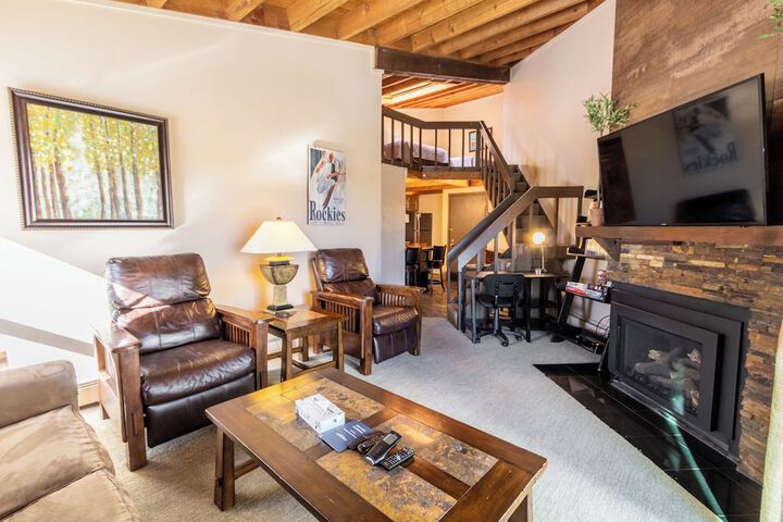 Treehouse #305 Building D by Summit County Mountain Retreats