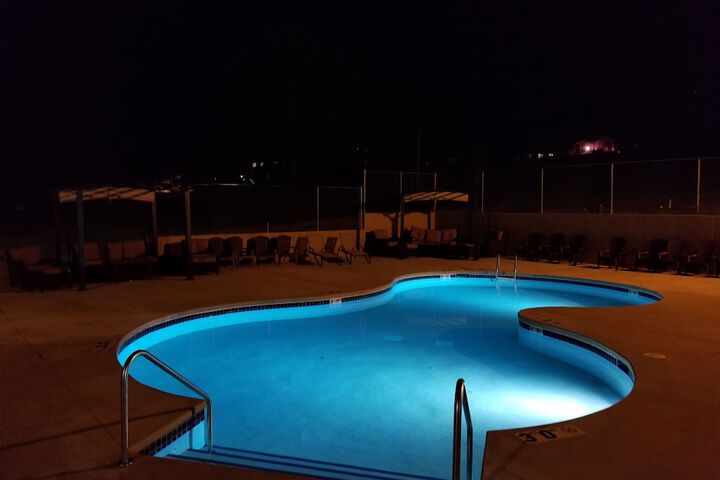 Natura Vue Resort & Boathouse