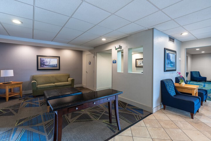 Days Inn by Wyndham Greenville