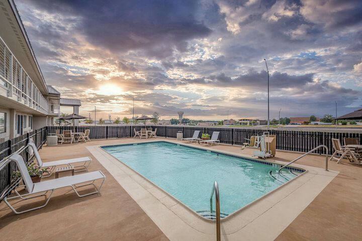 Pool 7 of 24