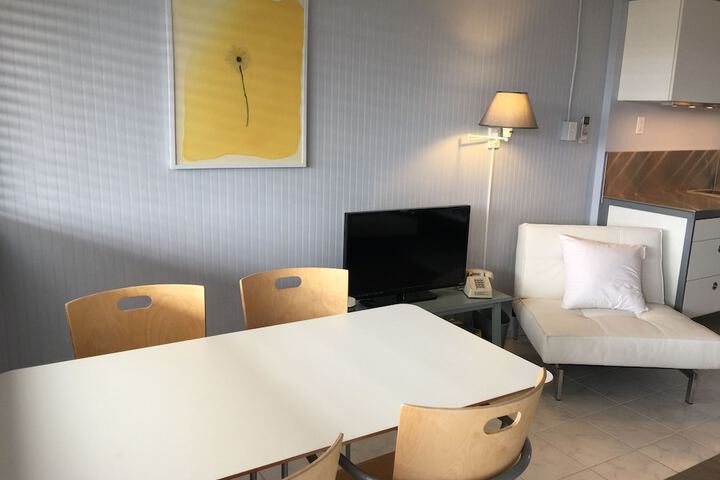 Room 9 of 47