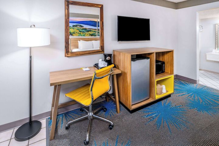Room 14 of 26