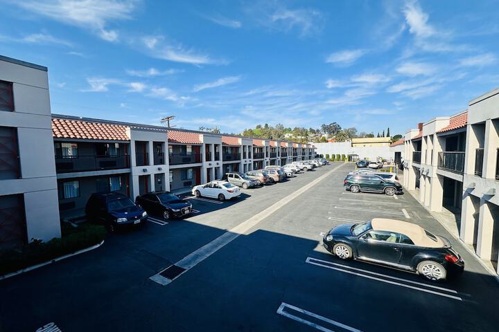 The Hills Inn Eagle Rock - Near Old Town Pasadena