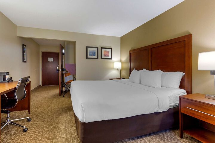 Room 27 of 35