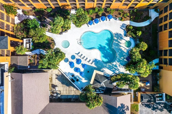Pool 10 of 29