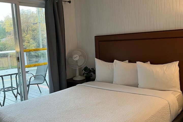 Room 22 of 28