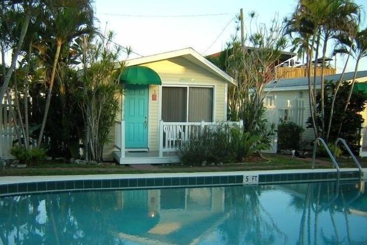 Pool 4 of 21