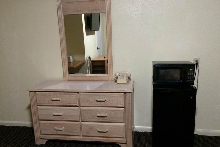 Room 13 of 37