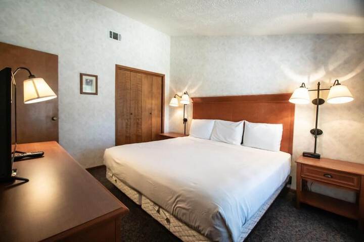 Room 8 of 15