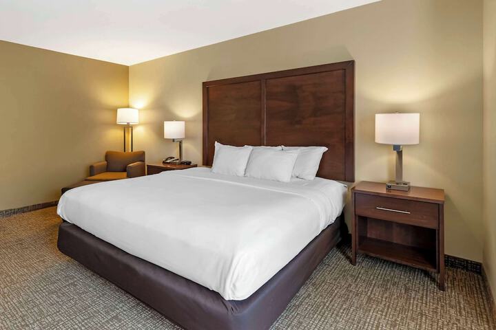 Comfort Inn & Suites Grinnell near I-80