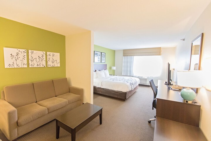 Sleep Inn & Suites Pleasant Hill - Des Moines